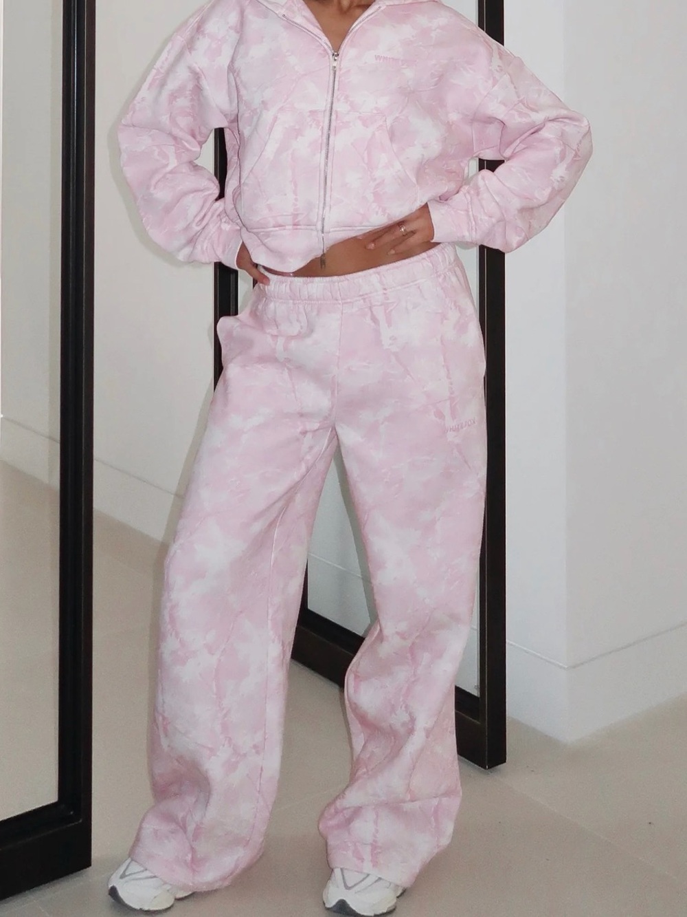 White Fox Boutique Pink Camo Wide Leg Sweatpants (S)